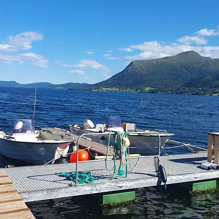 Kvernesfjorden Holiday home *