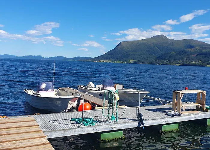 Kvernesfjorden Дом отдыха *