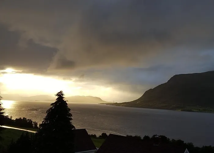 Kvernesfjorden Casa de Férias