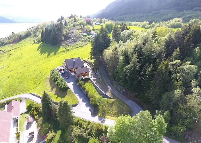 Kvernesfjorden * Steinsgrenda