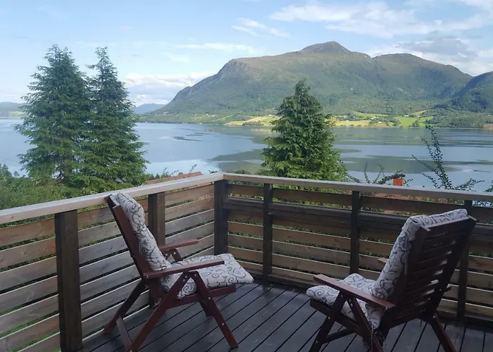 Kvernesfjorden * Steinsgrenda