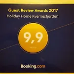 בית נופש Kvernesfjorden *